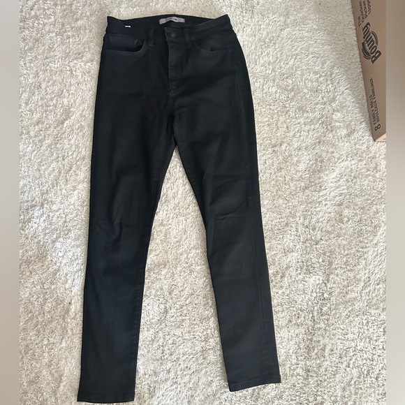 Joe’s Jeans Black Ankle Skinny - Picture 2 of 5